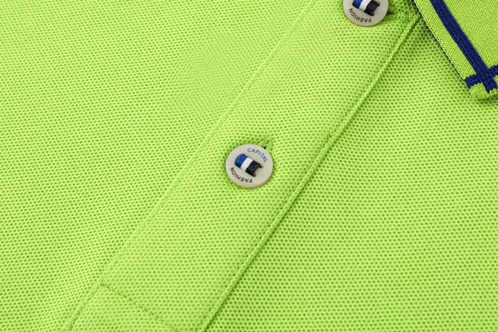 1898號時尚翻領短袖POLO衫定制之成衣紐扣細節(jié)放大圖